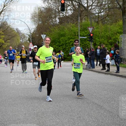 12.04.2026 - 45. Internationalen Wilhelmsburger Insellauf J. Mangold http://msf.ph/oto/9510115 12.04.2026 12:59:36 Ziel 2069, 4761, 5179, 3192, 5635, 4917, 4171, 4170, 5011, 4781, 4872, 4581, 5338, 5339, 2006, 4096, 5081, 4623, 4620, 3999, 5183, 5863, 5863, 5550, 5074, 5467, 3972, 2984, 2063, 2735, 5657, 4782, 2117, 2683, 4983, 3403, 4530, 5107, 5120, 2291, 5104, 5670, 5145, 5669, 3212, 3167, 3318, 3314, 3165, 4698 meine-sportfotos.de