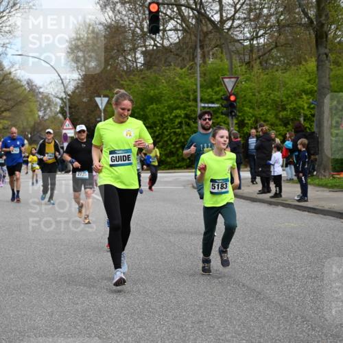 12.04.2026 - 45. Internationalen Wilhelmsburger Insellauf J. Mangold http://msf.ph/oto/9510118 12.04.2026 12:59:36 Ziel 2069, 4761, 5179, 3192, 5635, 4917, 4171, 4170, 5011, 4781, 4872, 4581, 5338, 5339, 2006, 4096, 5081, 4623, 4620, 3999, 5183, 5863, 5863, 5550, 5074, 5467, 3972, 2984, 2063, 2735, 5657, 4782, 2117, 2683, 4983, 3403, 4530, 5107, 5120, 2291, 5104, 5670, 5145, 5669, 3212, 3167, 3318, 3314, 3165, 4698 meine-sportfotos.de