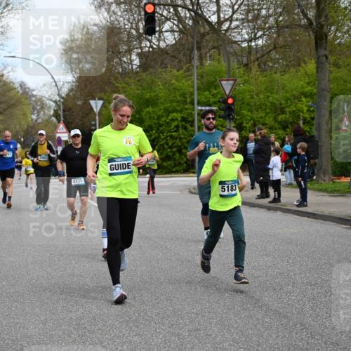 12.04.2026 - 45. Internationalen Wilhelmsburger Insellauf J. Mangold http://msf.ph/oto/9510119 12.04.2026 12:59:36 Ziel 2069, 4761, 5179, 3192, 5635, 4917, 4171, 4170, 5011, 4781, 4872, 4581, 5338, 5339, 2006, 4096, 5081, 4623, 4620, 3999, 5183, 5863, 5863, 5550, 5074, 5467, 3972, 2984, 2063, 2735, 5657, 4782, 2117, 2683, 4983, 3403, 4530, 5107, 5120, 2291, 5104, 5670, 5145, 5669, 3212, 3167, 3318, 3314, 3165, 4698 meine-sportfotos.de