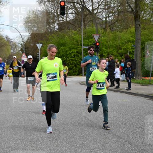 12.04.2026 - 45. Internationalen Wilhelmsburger Insellauf J. Mangold http://msf.ph/oto/9510120 12.04.2026 12:59:36 Ziel 2069, 4761, 5179, 3192, 5635, 4917, 4171, 4170, 5011, 4781, 4872, 4581, 5338, 5339, 2006, 4096, 5081, 4623, 4620, 3999, 5183, 5863, 5863, 5550, 5074, 5467, 3972, 2984, 2063, 2735, 5657, 4782, 2117, 2683, 4983, 3403, 4530, 5107, 5120, 2291, 5104, 5670, 5145, 5669, 3212, 3167, 3318, 3314, 3165, 4698 meine-sportfotos.de