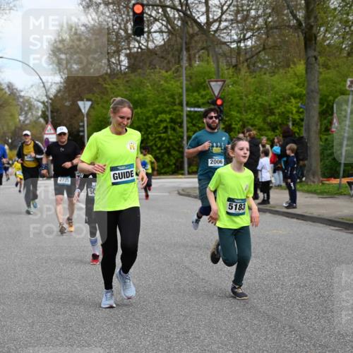 12.04.2026 - 45. Internationalen Wilhelmsburger Insellauf J. Mangold http://msf.ph/oto/9510121 12.04.2026 12:59:36 Ziel 2069, 4761, 5179, 3192, 5635, 4917, 4171, 4170, 5011, 4781, 4872, 4581, 5338, 5339, 2006, 4096, 5081, 4623, 4620, 3999, 5183, 5863, 5863, 5550, 5074, 5467, 3972, 2984, 2063, 2735, 5657, 4782, 2117, 2683, 4983, 3403, 4530, 5107, 5120, 2291, 5104, 5670, 5145, 5669, 3212, 3167, 3318, 3314, 3165, 4698 meine-sportfotos.de