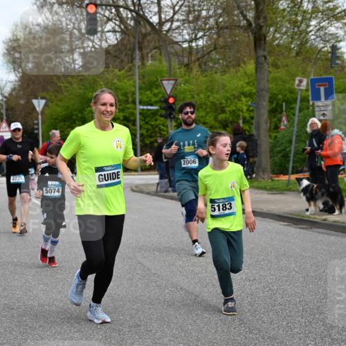 12.04.2026 - 45. Internationalen Wilhelmsburger Insellauf J. Mangold http://msf.ph/oto/9510125 12.04.2026 12:59:36 Ziel 2069, 4761, 5179, 3192, 5635, 4917, 4171, 4170, 5011, 4781, 4872, 4581, 5338, 5339, 2006, 4096, 5081, 4623, 4620, 3999, 5183, 5863, 5863, 5550, 5074, 5467, 3972, 2984, 2063, 2735, 5657, 4782, 2117, 2683, 4983, 3403, 4530, 5107, 5120, 2291, 5104, 5670, 5145, 5669, 3212, 3167, 3318, 3314, 3165, 4698 meine-sportfotos.de