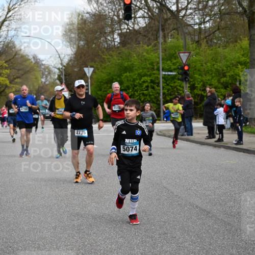 12.04.2026 - 45. Internationalen Wilhelmsburger Insellauf J. Mangold http://msf.ph/oto/9510134 12.04.2026 12:59:38 Ziel 5179, 3192, 5635, 4917, 4171, 4170, 5011, 4781, 4872, 4581, 5338, 5339, 2006, 4096, 5081, 4623, 4620, 3999, 5183, 5863, 5550, 5074, 5074, 5467, 3972, 2984, 2063, 2735, 5657, 4782, 2117, 2683, 2683, 4983, 3403, 4530, 5107, 5120, 2291, 5104, 5670, 5145, 5669, 3212, 3167, 3318, 3314, 3165, 4698, 4962, 5798 meine-sportfotos.de