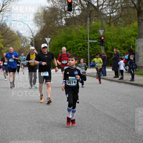 12.04.2026 - 45. Internationalen Wilhelmsburger Insellauf J. Mangold http://msf.ph/oto/9510135 12.04.2026 12:59:38 Ziel 5179, 3192, 5635, 4917, 4171, 4170, 5011, 4781, 4872, 4581, 5338, 5339, 2006, 4096, 5081, 4623, 4620, 3999, 5183, 5863, 5550, 5074, 5074, 5467, 3972, 2984, 2063, 2735, 5657, 4782, 2117, 2683, 2683, 4983, 3403, 4530, 5107, 5120, 2291, 5104, 5670, 5145, 5669, 3212, 3167, 3318, 3314, 3165, 4698, 4962, 5798 meine-sportfotos.de