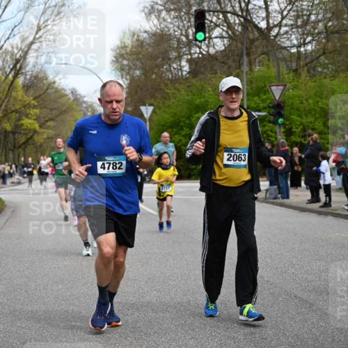 12.04.2026 - 45. Internationalen Wilhelmsburger Insellauf J. Mangold http://msf.ph/oto/9510167 12.04.2026 12:59:41 Ziel 5011, 4781, 4872, 4581, 5338, 5339, 2006, 4096, 5081, 4623, 4620, 3999, 5183, 5863, 5550, 5074, 5467, 3972, 3972, 2984, 2063, 2735, 5657, 4782, 2117, 2683, 4983, 3403, 4530, 5107, 5120, 2291, 5104, 5670, 5145, 5669, 2291, 5104, 5670, 5145, 5669, 3212, 3167, 3318, 3314, 3165, 4698, 4962, 5798, 4074, 5828 meine-sportfotos.de