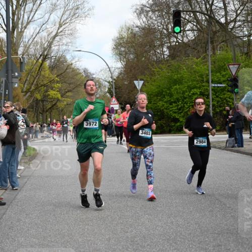 12.04.2026 - 45. Internationalen Wilhelmsburger Insellauf J. Mangold http://msf.ph/oto/9510171 12.04.2026 12:59:44 Ziel 4781, 4872, 4581, 5338, 5339, 2006, 4096, 5081, 4623, 4620, 3999, 5183, 5863, 5550, 5074, 5467, 3972, 2984, 2063, 2063, 2735, 5657, 4782, 2117, 2683, 4983, 3403, 4530, 5107, 5120, 2291, 5104, 5670, 5145, 5669, 3212, 3167, 3318, 3314, 3167, 3318, 3314, 3165, 4698, 4962, 5798, 4074, 5828, 5610, 5083 meine-sportfotos.de