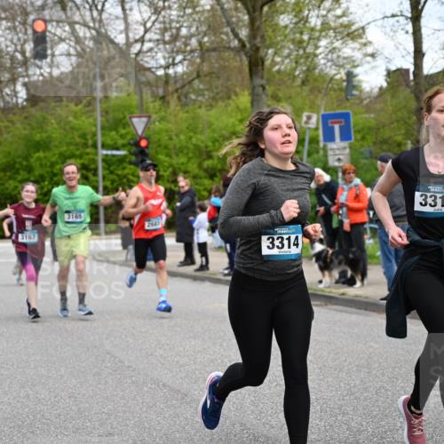 12.04.2026 - 45. Internationalen Wilhelmsburger Insellauf J. Mangold http://msf.ph/oto/9510236 12.04.2026 12:59:57 Ziel 3999, 5183, 5863, 5550, 5074, 5467, 3972, 2984, 2063, 2735, 5657, 4782, 2117, 2683, 4983, 3403, 4530, 5107, 5120, 2291, 5104, 5670, 5145, 5669, 3212, 3167, 3318, 3314, 3165, 4698, 4962, 5798, 4074, 5828, 5610, 5083, 4410, 3378 meine-sportfotos.de