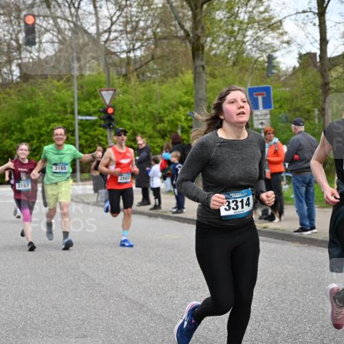 12.04.2026 - 45. Internationalen Wilhelmsburger Insellauf J. Mangold http://msf.ph/oto/9510237 12.04.2026 12:59:57 Ziel 3999, 5183, 5863, 5550, 5074, 5467, 3972, 2984, 2063, 2735, 5657, 4782, 2117, 2683, 4983, 3403, 4530, 5107, 5120, 2291, 5104, 5670, 5145, 5669, 3212, 3167, 3318, 3314, 3165, 4698, 4962, 5798, 4074, 5828, 5610, 5083, 4410, 3378 meine-sportfotos.de