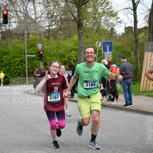 12.04.2026 - 45. Internationalen Wilhelmsburger Insellauf J. Mangold http://msf.ph/oto/9510257 12.04.2026 12:59:59 Ziel 5183, 5863, 5550, 5074, 5467, 3972, 2984, 2063, 2735, 5657, 4782, 2117, 2683, 4983, 3403, 4530, 5107, 5120, 2291, 5104, 5670, 5145, 5669, 3212, 3167, 3318, 3314, 3165, 4698, 4962, 5798, 4074, 5828, 5610, 5083, 4410, 3378, 5012 meine-sportfotos.de