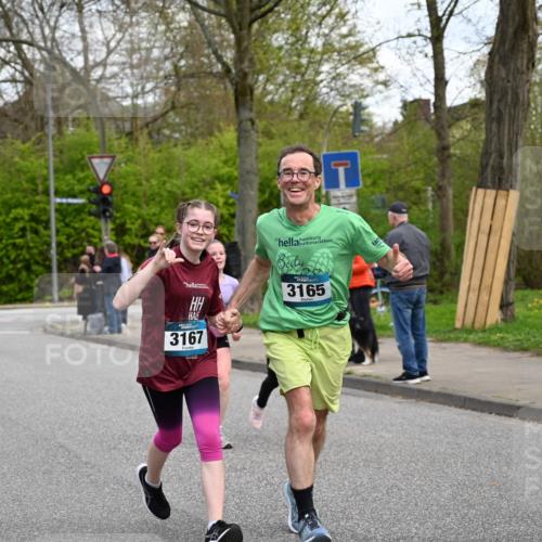 12.04.2026 - 45. Internationalen Wilhelmsburger Insellauf J. Mangold http://msf.ph/oto/9510259 12.04.2026 12:59:59 Ziel 5183, 5863, 5550, 5074, 5467, 3972, 2984, 2063, 2735, 5657, 4782, 2117, 2683, 4983, 3403, 4530, 5107, 5120, 2291, 5104, 5670, 5145, 5669, 3212, 3167, 3318, 3314, 3165, 4698, 4962, 5798, 4074, 5828, 5610, 5083, 4410, 3378, 5012 meine-sportfotos.de
