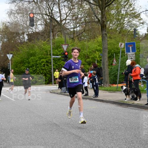 12.04.2026 - 45. Internationalen Wilhelmsburger Insellauf J. Mangold http://msf.ph/oto/9510280 12.04.2026 13:00:03 Ziel 5074, 5467, 3972, 2984, 2063, 2735, 5657, 4782, 2117, 2683, 4983, 3403, 4530, 5107, 5120, 2291, 5104, 5670, 5145, 5669, 3212, 3167, 3318, 3314, 3165, 4698, 4962, 5798, 4074, 5828, 5610, 5083, 4410, 3378, 5012, 2303, 4997, 4397, 5854 meine-sportfotos.de