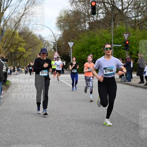 12.04.2026 - 45. Internationalen Wilhelmsburger Insellauf J. Mangold http://msf.ph/oto/9510301 12.04.2026 13:00:07 Ziel 2984, 2063, 2735, 5657, 4782, 2117, 2683, 4983, 3403, 4530, 5107, 5120, 2291, 5104, 5670, 5145, 5669, 3212, 3167, 3318, 3314, 3165, 4698, 4962, 5798, 4074, 5828, 5610, 5083, 5083, 4410, 3378, 5012, 2303, 4997, 4397, 5854, 5737 meine-sportfotos.de