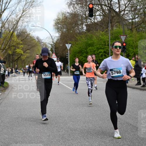 12.04.2026 - 45. Internationalen Wilhelmsburger Insellauf J. Mangold http://msf.ph/oto/9510305 12.04.2026 13:00:07 Ziel 2984, 2063, 2735, 5657, 4782, 2117, 2683, 4983, 3403, 4530, 5107, 5120, 2291, 5104, 5670, 5145, 5669, 3212, 3167, 3318, 3314, 3165, 4698, 4962, 5798, 4074, 5828, 5610, 5083, 5083, 4410, 3378, 5012, 2303, 4997, 4397, 5854, 5737 meine-sportfotos.de