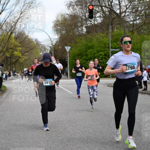 12.04.2026 - 45. Internationalen Wilhelmsburger Insellauf J. Mangold http://msf.ph/oto/9510307 12.04.2026 13:00:07 Ziel 2984, 2063, 2735, 5657, 4782, 2117, 2683, 4983, 3403, 4530, 5107, 5120, 2291, 5104, 5670, 5145, 5669, 3212, 3167, 3318, 3314, 3165, 4698, 4962, 5798, 4074, 5828, 5610, 5083, 5083, 4410, 3378, 5012, 2303, 4997, 4397, 5854, 5737 meine-sportfotos.de