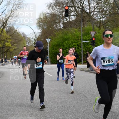 12.04.2026 - 45. Internationalen Wilhelmsburger Insellauf J. Mangold http://msf.ph/oto/9510310 12.04.2026 13:00:08 Ziel 2063, 2735, 5657, 4782, 2117, 2683, 4983, 3403, 4530, 5107, 5120, 2291, 5104, 5670, 5145, 5669, 3212, 3167, 3318, 3314, 3165, 4698, 4962, 5798, 4074, 5828, 5610, 5083, 4410, 3378, 5012, 2303, 4997, 4397, 5854, 5737, 5412, 4826 meine-sportfotos.de