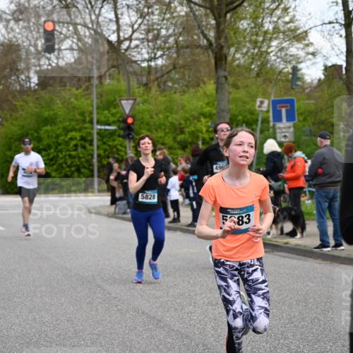12.04.2026 - 45. Internationalen Wilhelmsburger Insellauf J. Mangold http://msf.ph/oto/9510327 12.04.2026 13:00:10 Ziel 2735, 5657, 4782, 2117, 2683, 4983, 3403, 4530, 5107, 5120, 2291, 5104, 5670, 5145, 5669, 3212, 3167, 3318, 3314, 3165, 4698, 4962, 5798, 4074, 5828, 5610, 5083, 4410, 4410, 3378, 5012, 2303, 4997, 4397, 5854, 5737, 5412, 4826, 3136, 4098 meine-sportfotos.de