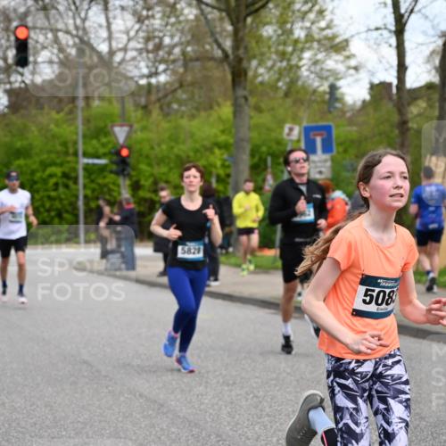 12.04.2026 - 45. Internationalen Wilhelmsburger Insellauf J. Mangold http://msf.ph/oto/9510331 12.04.2026 13:00:10 Ziel 2735, 5657, 4782, 2117, 2683, 4983, 3403, 4530, 5107, 5120, 2291, 5104, 5670, 5145, 5669, 3212, 3167, 3318, 3314, 3165, 4698, 4962, 5798, 4074, 5828, 5610, 5083, 4410, 4410, 3378, 5012, 2303, 4997, 4397, 5854, 5737, 5412, 4826, 3136, 4098 meine-sportfotos.de