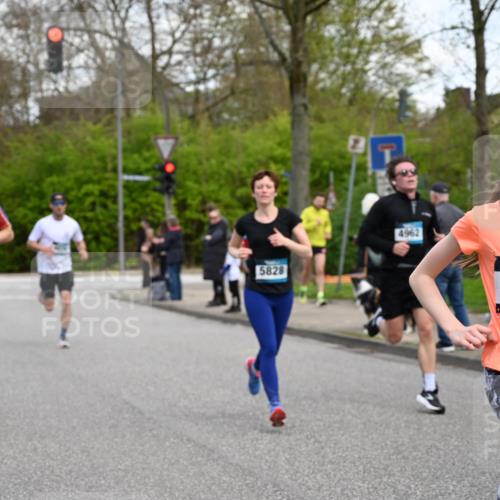 12.04.2026 - 45. Internationalen Wilhelmsburger Insellauf J. Mangold http://msf.ph/oto/9510333 12.04.2026 13:00:10 Ziel 2735, 5657, 4782, 2117, 2683, 4983, 3403, 4530, 5107, 5120, 2291, 5104, 5670, 5145, 5669, 3212, 3167, 3318, 3314, 3165, 4698, 4962, 5798, 4074, 5828, 5610, 5083, 4410, 4410, 3378, 5012, 2303, 4997, 4397, 5854, 5737, 5412, 4826, 3136, 4098 meine-sportfotos.de