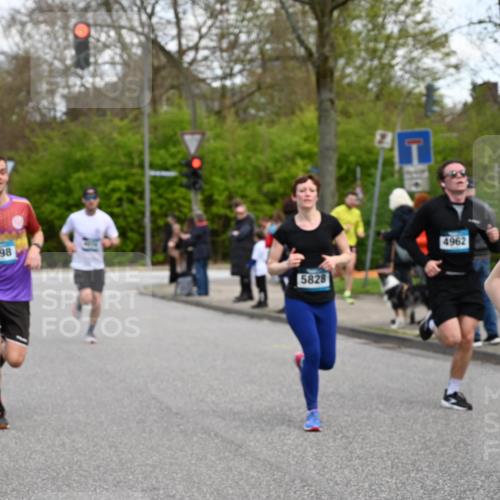 12.04.2026 - 45. Internationalen Wilhelmsburger Insellauf J. Mangold http://msf.ph/oto/9510334 12.04.2026 13:00:10 Ziel 2735, 5657, 4782, 2117, 2683, 4983, 3403, 4530, 5107, 5120, 2291, 5104, 5670, 5145, 5669, 3212, 3167, 3318, 3314, 3165, 4698, 4962, 5798, 4074, 5828, 5610, 5083, 4410, 4410, 3378, 5012, 2303, 4997, 4397, 5854, 5737, 5412, 4826, 3136, 4098 meine-sportfotos.de