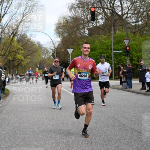 12.04.2026 - 45. Internationalen Wilhelmsburger Insellauf J. Mangold http://msf.ph/oto/9510335 12.04.2026 13:00:10 Ziel 2735, 5657, 4782, 2117, 2683, 4983, 3403, 4530, 5107, 5120, 2291, 5104, 5670, 5145, 5669, 3212, 3167, 3318, 3314, 3165, 4698, 4962, 5798, 4074, 5828, 5610, 5083, 4410, 4410, 3378, 5012, 2303, 4997, 4397, 5854, 5737, 5412, 4826, 3136, 4098 meine-sportfotos.de