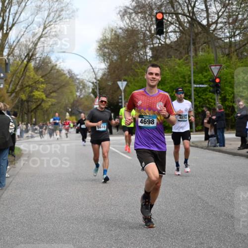 12.04.2026 - 45. Internationalen Wilhelmsburger Insellauf J. Mangold http://msf.ph/oto/9510336 12.04.2026 13:00:11 Ziel 5657, 4782, 2117, 2683, 4983, 3403, 4530, 5107, 5120, 2291, 5104, 5670, 5145, 5669, 3212, 3167, 3318, 3314, 3165, 4698, 4962, 5798, 4074, 5828, 5610, 5083, 4410, 3378, 5012, 5012, 2303, 4997, 4397, 5854, 5737, 5412, 4826, 3136, 4098 meine-sportfotos.de