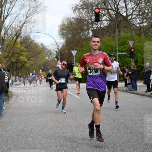 12.04.2026 - 45. Internationalen Wilhelmsburger Insellauf J. Mangold http://msf.ph/oto/9510337 12.04.2026 13:00:11 Ziel 5657, 4782, 2117, 2683, 4983, 3403, 4530, 5107, 5120, 2291, 5104, 5670, 5145, 5669, 3212, 3167, 3318, 3314, 3165, 4698, 4962, 5798, 4074, 5828, 5610, 5083, 4410, 3378, 5012, 5012, 2303, 4997, 4397, 5854, 5737, 5412, 4826, 3136, 4098 meine-sportfotos.de