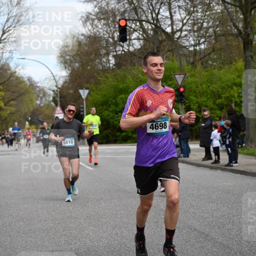 12.04.2026 - 45. Internationalen Wilhelmsburger Insellauf J. Mangold http://msf.ph/oto/9510341 12.04.2026 13:00:11 Ziel 5657, 4782, 2117, 2683, 4983, 3403, 4530, 5107, 5120, 2291, 5104, 5670, 5145, 5669, 3212, 3167, 3318, 3314, 3165, 4698, 4962, 5798, 4074, 5828, 5610, 5083, 4410, 3378, 5012, 5012, 2303, 4997, 4397, 5854, 5737, 5412, 4826, 3136, 4098 meine-sportfotos.de