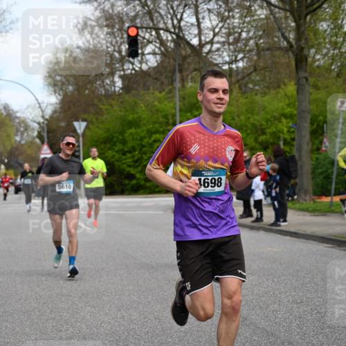 12.04.2026 - 45. Internationalen Wilhelmsburger Insellauf J. Mangold http://msf.ph/oto/9510343 12.04.2026 13:00:11 Ziel 5657, 4782, 2117, 2683, 4983, 3403, 4530, 5107, 5120, 2291, 5104, 5670, 5145, 5669, 3212, 3167, 3318, 3314, 3165, 4698, 4962, 5798, 4074, 5828, 5610, 5083, 4410, 3378, 5012, 5012, 2303, 4997, 4397, 5854, 5737, 5412, 4826, 3136, 4098 meine-sportfotos.de