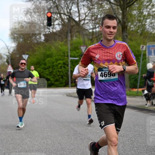 12.04.2026 - 45. Internationalen Wilhelmsburger Insellauf J. Mangold http://msf.ph/oto/9510346 12.04.2026 13:00:11 Ziel 5657, 4782, 2117, 2683, 4983, 3403, 4530, 5107, 5120, 2291, 5104, 5670, 5145, 5669, 3212, 3167, 3318, 3314, 3165, 4698, 4962, 5798, 4074, 5828, 5610, 5083, 4410, 3378, 5012, 5012, 2303, 4997, 4397, 5854, 5737, 5412, 4826, 3136, 4098 meine-sportfotos.de