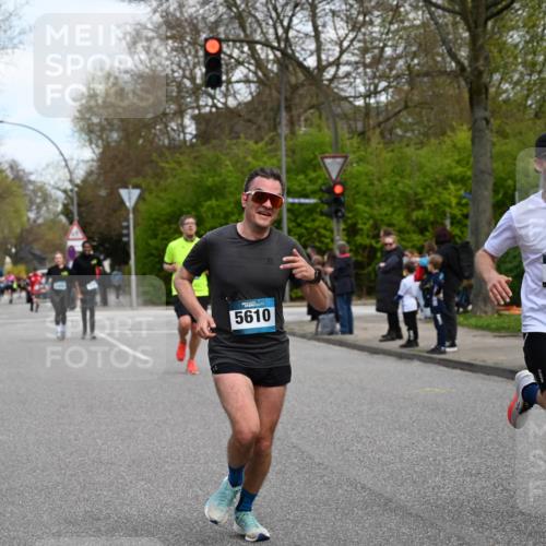 12.04.2026 - 45. Internationalen Wilhelmsburger Insellauf J. Mangold http://msf.ph/oto/9510356 12.04.2026 13:00:13 Ziel 2683, 4983, 3403, 4530, 5107, 5120, 2291, 5104, 5670, 5145, 5669, 3212, 3167, 3318, 3314, 3165, 4698, 4962, 5798, 4074, 5828, 5610, 5083, 4410, 3378, 5012, 2303, 4997, 4397, 2303, 4997, 4397, 5854, 5737, 5412, 4826, 3136, 4098, 4468, 2964, 5311 meine-sportfotos.de