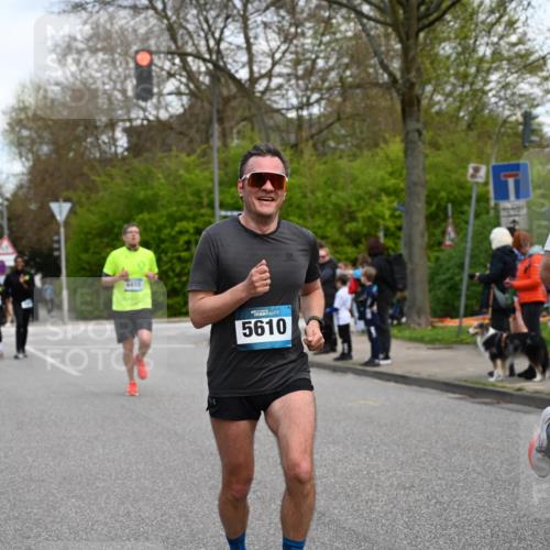 12.04.2026 - 45. Internationalen Wilhelmsburger Insellauf J. Mangold http://msf.ph/oto/9510360 12.04.2026 13:00:13 Ziel 2683, 4983, 3403, 4530, 5107, 5120, 2291, 5104, 5670, 5145, 5669, 3212, 3167, 3318, 3314, 3165, 4698, 4962, 5798, 4074, 5828, 5610, 5083, 4410, 3378, 5012, 2303, 4997, 4397, 2303, 4997, 4397, 5854, 5737, 5412, 4826, 3136, 4098, 4468, 2964, 5311 meine-sportfotos.de