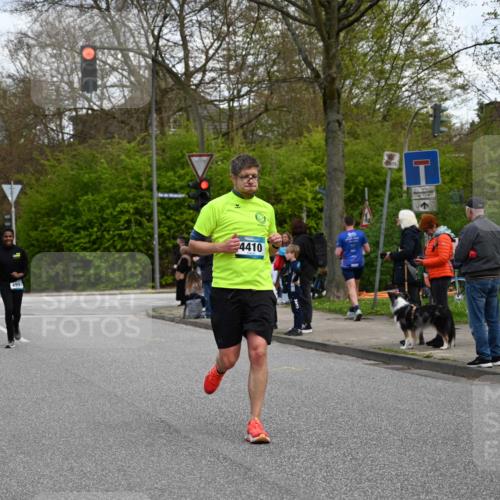 12.04.2026 - 45. Internationalen Wilhelmsburger Insellauf J. Mangold http://msf.ph/oto/9510371 12.04.2026 13:00:15 Ziel 2683, 4983, 3403, 4530, 5107, 5120, 2291, 5104, 5670, 5145, 5669, 3212, 3167, 3318, 3314, 3165, 4698, 4962, 5798, 4074, 5828, 5610, 5083, 4410, 3378, 5012, 2303, 4997, 4397, 5854, 5854, 5737, 5412, 4826, 3136, 4098, 4468, 2964, 5311, 4707 meine-sportfotos.de