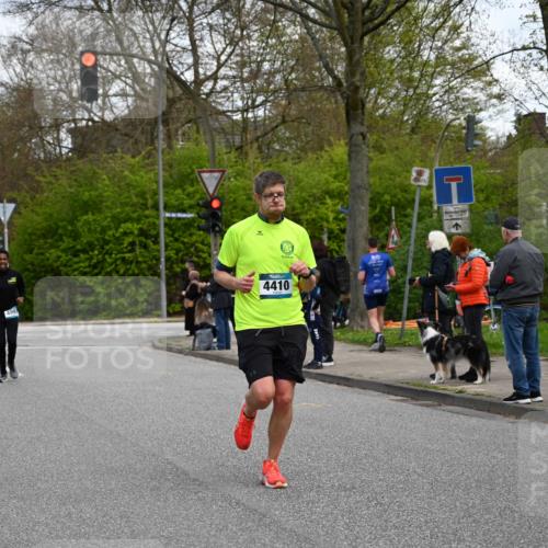 12.04.2026 - 45. Internationalen Wilhelmsburger Insellauf J. Mangold http://msf.ph/oto/9510372 12.04.2026 13:00:15 Ziel 2683, 4983, 3403, 4530, 5107, 5120, 2291, 5104, 5670, 5145, 5669, 3212, 3167, 3318, 3314, 3165, 4698, 4962, 5798, 4074, 5828, 5610, 5083, 4410, 3378, 5012, 2303, 4997, 4397, 5854, 5854, 5737, 5412, 4826, 3136, 4098, 4468, 2964, 5311, 4707 meine-sportfotos.de
