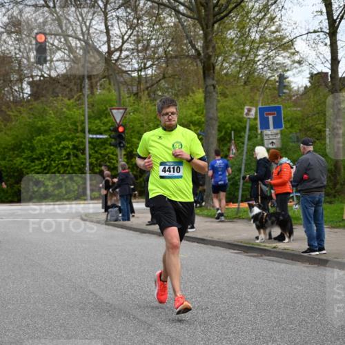 12.04.2026 - 45. Internationalen Wilhelmsburger Insellauf J. Mangold http://msf.ph/oto/9510374 12.04.2026 13:00:15 Ziel 2683, 4983, 3403, 4530, 5107, 5120, 2291, 5104, 5670, 5145, 5669, 3212, 3167, 3318, 3314, 3165, 4698, 4962, 5798, 4074, 5828, 5610, 5083, 4410, 3378, 5012, 2303, 4997, 4397, 5854, 5854, 5737, 5412, 4826, 3136, 4098, 4468, 2964, 5311, 4707 meine-sportfotos.de