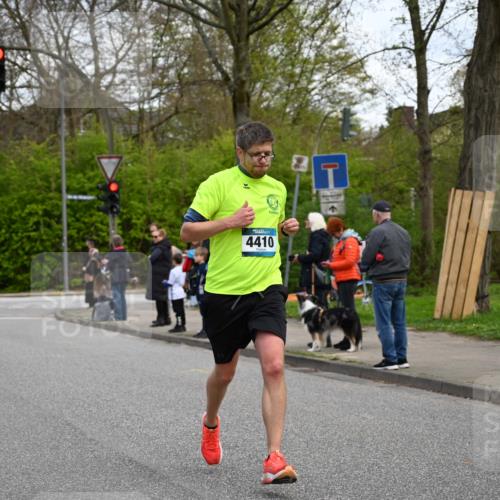 12.04.2026 - 45. Internationalen Wilhelmsburger Insellauf J. Mangold http://msf.ph/oto/9510378 12.04.2026 13:00:16 Ziel 4983, 3403, 4530, 5107, 5120, 2291, 5104, 5670, 5145, 5669, 3212, 3167, 3318, 3314, 3165, 4698, 4962, 5798, 4074, 5828, 5610, 5083, 4410, 3378, 3378, 5012, 2303, 4997, 4397, 5854, 5737, 5412, 4826, 3136, 4098, 4468, 2964, 5311, 4707 meine-sportfotos.de