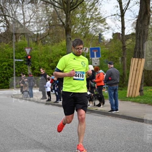12.04.2026 - 45. Internationalen Wilhelmsburger Insellauf J. Mangold http://msf.ph/oto/9510379 12.04.2026 13:00:16 Ziel 4983, 3403, 4530, 5107, 5120, 2291, 5104, 5670, 5145, 5669, 3212, 3167, 3318, 3314, 3165, 4698, 4962, 5798, 4074, 5828, 5610, 5083, 4410, 3378, 3378, 5012, 2303, 4997, 4397, 5854, 5737, 5412, 4826, 3136, 4098, 4468, 2964, 5311, 4707 meine-sportfotos.de