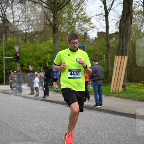 12.04.2026 - 45. Internationalen Wilhelmsburger Insellauf J. Mangold http://msf.ph/oto/9510381 12.04.2026 13:00:16 Ziel 4983, 3403, 4530, 5107, 5120, 2291, 5104, 5670, 5145, 5669, 3212, 3167, 3318, 3314, 3165, 4698, 4962, 5798, 4074, 5828, 5610, 5083, 4410, 3378, 3378, 5012, 2303, 4997, 4397, 5854, 5737, 5412, 4826, 3136, 4098, 4468, 2964, 5311, 4707 meine-sportfotos.de