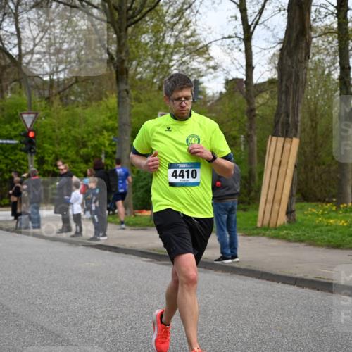12.04.2026 - 45. Internationalen Wilhelmsburger Insellauf J. Mangold http://msf.ph/oto/9510382 12.04.2026 13:00:16 Ziel 4983, 3403, 4530, 5107, 5120, 2291, 5104, 5670, 5145, 5669, 3212, 3167, 3318, 3314, 3165, 4698, 4962, 5798, 4074, 5828, 5610, 5083, 4410, 3378, 3378, 5012, 2303, 4997, 4397, 5854, 5737, 5412, 4826, 3136, 4098, 4468, 2964, 5311, 4707 meine-sportfotos.de