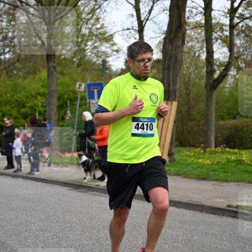 12.04.2026 - 45. Internationalen Wilhelmsburger Insellauf J. Mangold http://msf.ph/oto/9510385 12.04.2026 13:00:16 Ziel 4983, 3403, 4530, 5107, 5120, 2291, 5104, 5670, 5145, 5669, 3212, 3167, 3318, 3314, 3165, 4698, 4962, 5798, 4074, 5828, 5610, 5083, 4410, 3378, 3378, 5012, 2303, 4997, 4397, 5854, 5737, 5412, 4826, 3136, 4098, 4468, 2964, 5311, 4707 meine-sportfotos.de