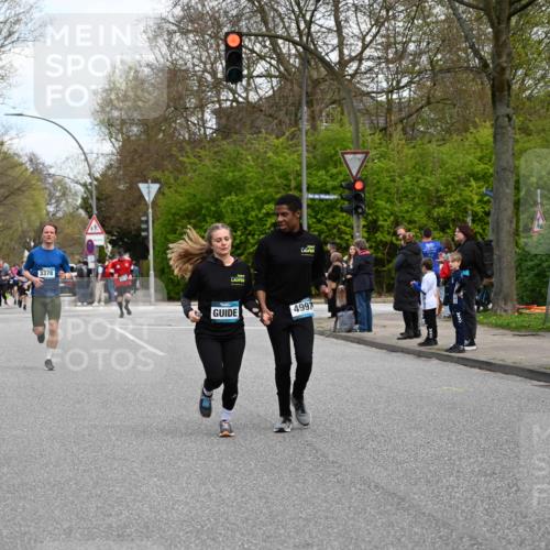 12.04.2026 - 45. Internationalen Wilhelmsburger Insellauf J. Mangold http://msf.ph/oto/9510387 12.04.2026 13:00:19 Ziel 3212, 3167, 3318, 3314, 3165, 4698, 4962, 5798, 4074, 5828, 5610, 5083, 4410, 3378, 5012, 2303, 4997, 4397, 5854, 5737, 5412, 4826, 3136, 4098, 4468, 2964, 5311, 4707, 4696, 5777, 3166, 4702 meine-sportfotos.de