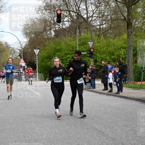 12.04.2026 - 45. Internationalen Wilhelmsburger Insellauf J. Mangold http://msf.ph/oto/9510389 12.04.2026 13:00:19 Ziel 3212, 3167, 3318, 3314, 3165, 4698, 4962, 5798, 4074, 5828, 5610, 5083, 4410, 3378, 5012, 2303, 4997, 4397, 5854, 5737, 5412, 4826, 3136, 4098, 4468, 2964, 5311, 4707, 4696, 5777, 3166, 4702 meine-sportfotos.de