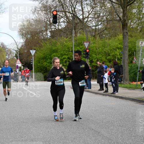 12.04.2026 - 45. Internationalen Wilhelmsburger Insellauf J. Mangold http://msf.ph/oto/9510392 12.04.2026 13:00:19 Ziel 3212, 3167, 3318, 3314, 3165, 4698, 4962, 5798, 4074, 5828, 5610, 5083, 4410, 3378, 5012, 2303, 4997, 4397, 5854, 5737, 5412, 4826, 3136, 4098, 4468, 2964, 5311, 4707, 4696, 5777, 3166, 4702 meine-sportfotos.de