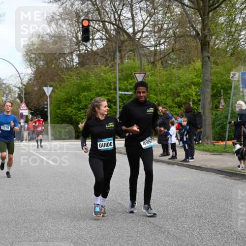 12.04.2026 - 45. Internationalen Wilhelmsburger Insellauf J. Mangold http://msf.ph/oto/9510394 12.04.2026 13:00:19 Ziel 3212, 3167, 3318, 3314, 3165, 4698, 4962, 5798, 4074, 5828, 5610, 5083, 4410, 3378, 5012, 2303, 4997, 4397, 5854, 5737, 5412, 4826, 3136, 4098, 4468, 2964, 5311, 4707, 4696, 5777, 3166, 4702 meine-sportfotos.de