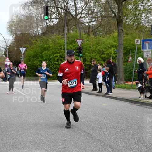 12.04.2026 - 45. Internationalen Wilhelmsburger Insellauf J. Mangold http://msf.ph/oto/9510435 12.04.2026 13:00:29 Ziel 4074, 5828, 5610, 5083, 4410, 3378, 5012, 2303, 4997, 4397, 5854, 5737, 5737, 5412, 4826, 3136, 4098, 4468, 2964, 5311, 4707, 4696, 4696, 5777, 3166, 4702, 4407, 4827, 4622, 5799, 4537, 4538 meine-sportfotos.de