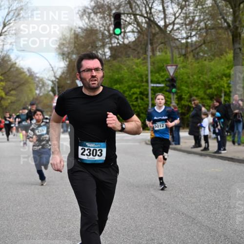 12.04.2026 - 45. Internationalen Wilhelmsburger Insellauf J. Mangold http://msf.ph/oto/9510448 12.04.2026 13:00:31 Ziel 5610, 5083, 4410, 3378, 5012, 2303, 4997, 4397, 5854, 5737, 5412, 4826, 3136, 4098, 4468, 2964, 5311, 4707, 4696, 5777, 3166, 4702, 3166, 4702, 4407, 4827, 4622, 5799, 4537, 4538, 4830, 4354, 4772, 4355, 5106, 4332 meine-sportfotos.de