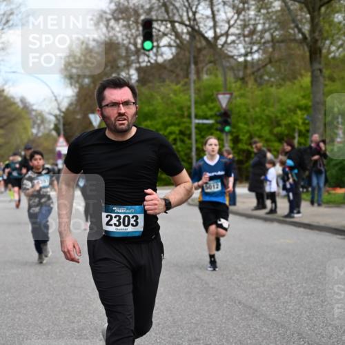 12.04.2026 - 45. Internationalen Wilhelmsburger Insellauf J. Mangold http://msf.ph/oto/9510449 12.04.2026 13:00:31 Ziel 5610, 5083, 4410, 3378, 5012, 2303, 4997, 4397, 5854, 5737, 5412, 4826, 3136, 4098, 4468, 2964, 5311, 4707, 4696, 5777, 3166, 4702, 3166, 4702, 4407, 4827, 4622, 5799, 4537, 4538, 4830, 4354, 4772, 4355, 5106, 4332 meine-sportfotos.de