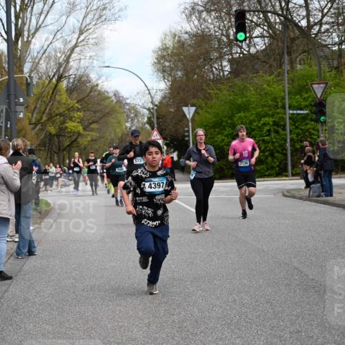 12.04.2026 - 45. Internationalen Wilhelmsburger Insellauf J. Mangold http://msf.ph/oto/9510452 12.04.2026 13:00:32 Ziel 5083, 4410, 3378, 5012, 2303, 4997, 4397, 5854, 5737, 5412, 4826, 5412, 4826, 3136, 4098, 4468, 2964, 5311, 4707, 4696, 5777, 3166, 4702, 4407, 4407, 4827, 4622, 5799, 4537, 4538, 4830, 4354, 4772, 4355, 5106, 4332, 5765 meine-sportfotos.de