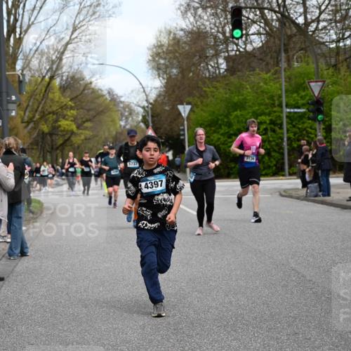 12.04.2026 - 45. Internationalen Wilhelmsburger Insellauf J. Mangold http://msf.ph/oto/9510455 12.04.2026 13:00:32 Ziel 5083, 4410, 3378, 5012, 2303, 4997, 4397, 5854, 5737, 5412, 4826, 5412, 4826, 3136, 4098, 4468, 2964, 5311, 4707, 4696, 5777, 3166, 4702, 4407, 4407, 4827, 4622, 5799, 4537, 4538, 4830, 4354, 4772, 4355, 5106, 4332, 5765 meine-sportfotos.de