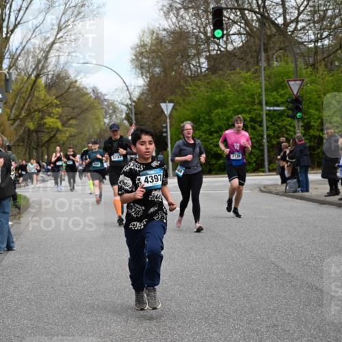 12.04.2026 - 45. Internationalen Wilhelmsburger Insellauf J. Mangold http://msf.ph/oto/9510457 12.04.2026 13:00:32 Ziel 5083, 4410, 3378, 5012, 2303, 4997, 4397, 5854, 5737, 5412, 4826, 5412, 4826, 3136, 4098, 4468, 2964, 5311, 4707, 4696, 5777, 3166, 4702, 4407, 4407, 4827, 4622, 5799, 4537, 4538, 4830, 4354, 4772, 4355, 5106, 4332, 5765 meine-sportfotos.de