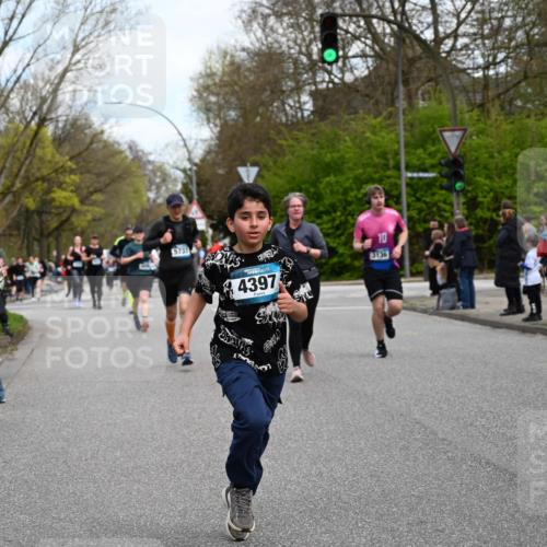 12.04.2026 - 45. Internationalen Wilhelmsburger Insellauf J. Mangold http://msf.ph/oto/9510461 12.04.2026 13:00:32 Ziel 5083, 4410, 3378, 5012, 2303, 4997, 4397, 5854, 5737, 5412, 4826, 5412, 4826, 3136, 4098, 4468, 2964, 5311, 4707, 4696, 5777, 3166, 4702, 4407, 4407, 4827, 4622, 5799, 4537, 4538, 4830, 4354, 4772, 4355, 5106, 4332, 5765 meine-sportfotos.de